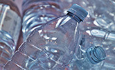 Bouteilles d'eau en plastique